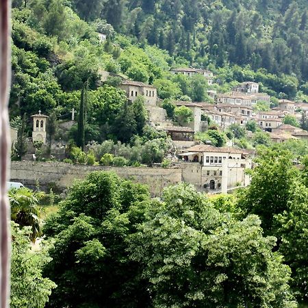 Magda Studio In Berat Center Exterior foto